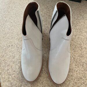 FRYE Nora Zip short Leather Bootie White Ladies' 9